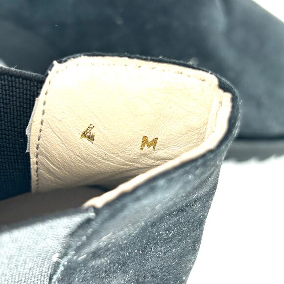 Amalfi by Rangoni Enrico Chelsea Boot 4 NWOT Black Suede Ankle Booties - Picture 6 of 7